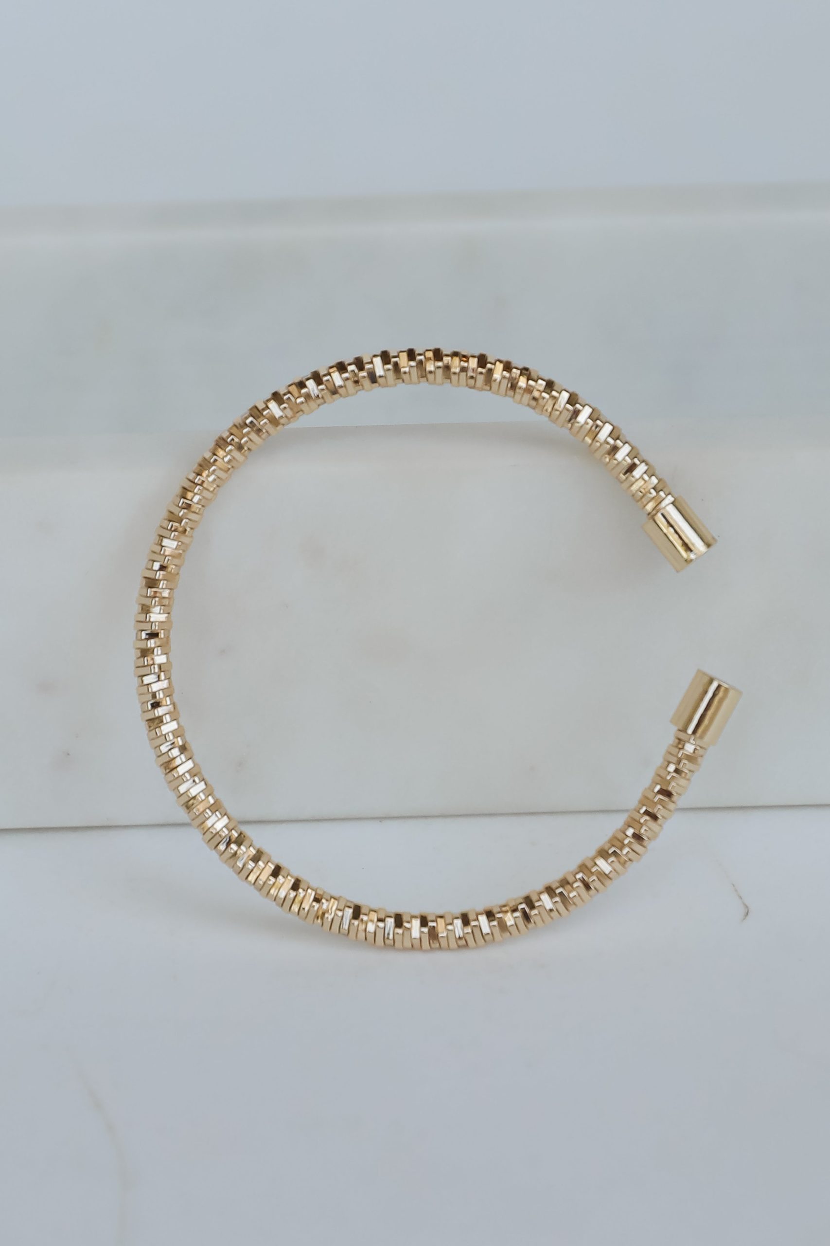 shopdressup_gold_bracelet-6.jpg