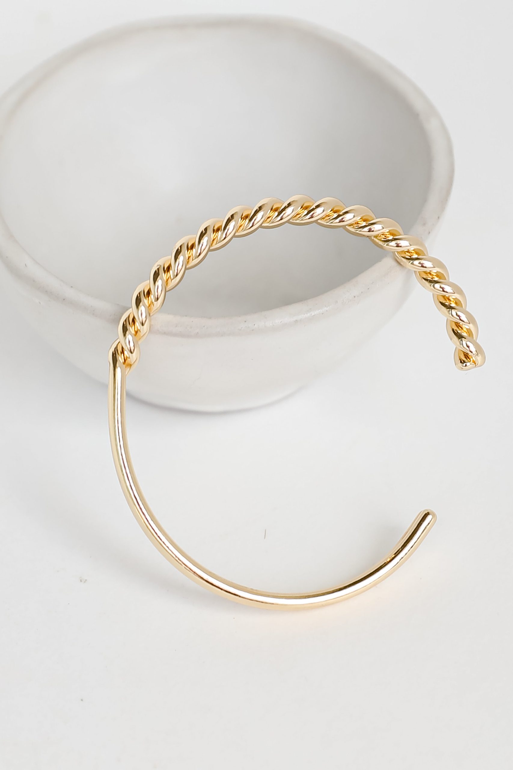shopdressup_gold_cuff_bracelet-8_c9a5db2a-6e6e-4360-bc7b-dbbb53870d21.jpg